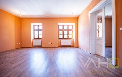 Polyfunkčný meštiansky dom na predaj – historické centrum Trnavy