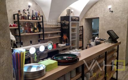 Polyfunkčný meštiansky dom na predaj – historické centrum Trnavy