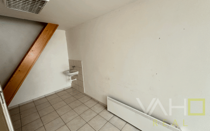 Na predaj vykurovaná výrobná hala s pozemkom – Dubnica nad Váhom, časť Prejta