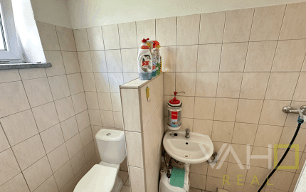 Na predaj vykurovaná výrobná hala s pozemkom – Dubnica nad Váhom, časť Prejta