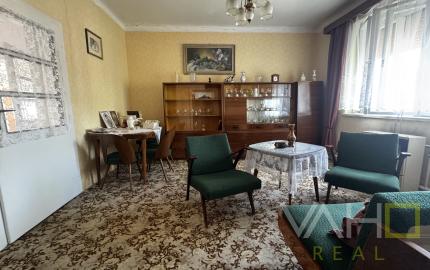 🏡 Na predaj: tehlový rodinný dom s veľkým pozemkom v obci Váhovce – ideálny na rekonštrukciu alebo výstavbu nového domu 🌿