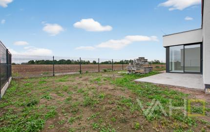 Moderné rodinné bývanie pre náročných – 5i. rodinný dom s garážou, Biely Kostol pri Trnave