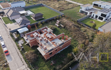 Rozostavaný RD na JEDINEČNOM POZEMKU s výmerou až 2100m2, Kamenná cesta Trnava