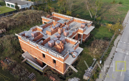 Rozostavaný RD na JEDINEČNOM POZEMKU s výmerou až 2100m2, Kamenná cesta Trnava