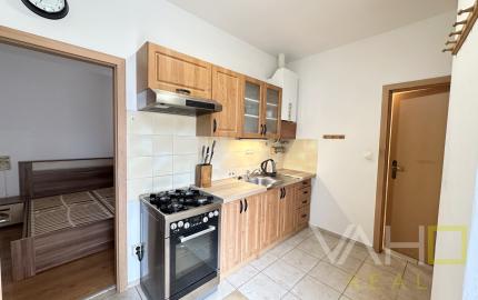 🏡 Prenájom útulného 2-izbového bytu v centre Trnavy – ul. Andreja Žarnova