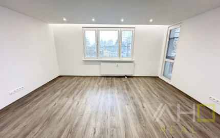 NA PREDAJ: Štýlový, kompletne zrekonštruovaný 3-izbový byt na ulici Vladimíra Clementisa – Trnava