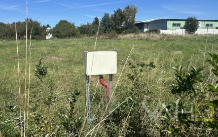 NA PREDAJ STAVEBNÝ POZEMOK Kamenný mlyn, 748m2, všetky IS