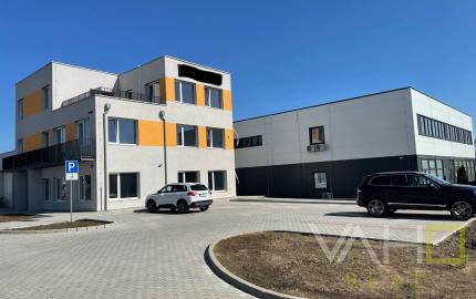 NOVÁ ADMINISTRATÍVNA BUDOVA s výborným napojením na diaľnicu, Zavarská ul. Trnava