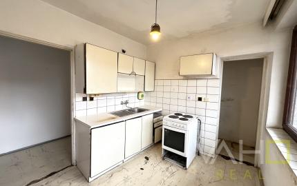 🔑 TOP PONUKA: NA PREDAJ! Obrovský Rodinný Dom so 100% Potenciálom v Seredi!