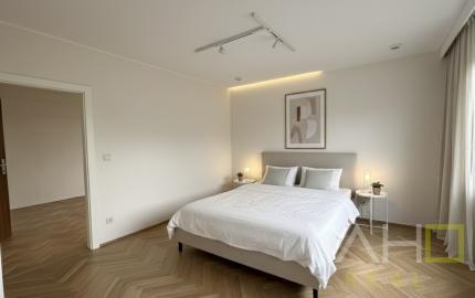 🔑 TOP PONUKA: NA PREDAJ! Obrovský Rodinný Dom so 100% Potenciálom v Seredi!