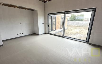 Moderná novostavba RD, pozemok 600m2, zastavaná plocha 179m2, garáž