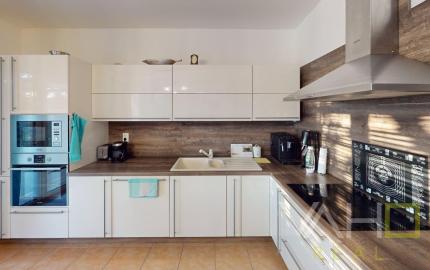 ,,REZERVOVANÝ ,,PREDAJ Rodinný dom v tichej novej časti Jaslovských Bohuníc