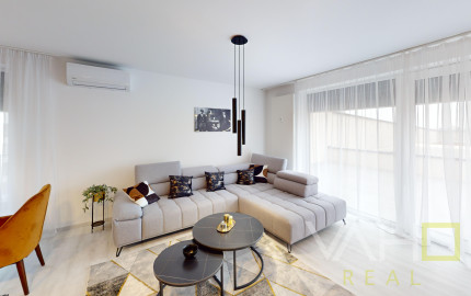 NA PREDAJ ! Luxusný 4 - izbový byt s neuveriteľnou 87m² terasou!
