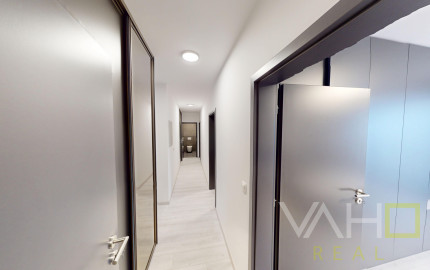 NA PREDAJ ! Luxusný 4 - izbový byt s neuveriteľnou 87m² terasou!