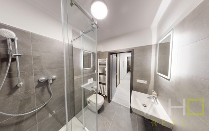 NA PREDAJ ! Luxusný 4 - izbový byt s neuveriteľnou 87m² terasou!