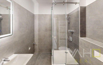 NA PREDAJ ! Luxusný 4 - izbový byt s neuveriteľnou 87m² terasou!
