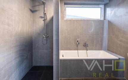 REZERVOVANÉ! Moderný 4-izbový bungalov v novej rezidenčnej štvrti – Nové Zámky