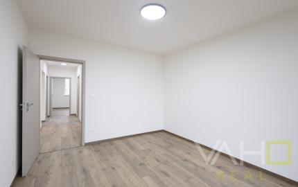 REZERVOVANÉ! Moderný 4-izbový bungalov v novej rezidenčnej štvrti – Nové Zámky