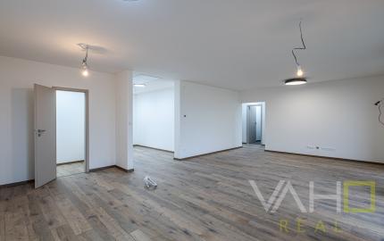 REZERVOVANÉ! Moderný 4-izbový bungalov v novej rezidenčnej štvrti – Nové Zámky