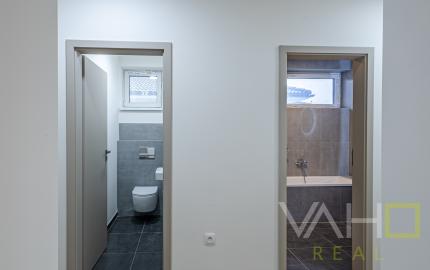 REZERVOVANÉ! Moderný 4-izbový bungalov v novej rezidenčnej štvrti – Nové Zámky