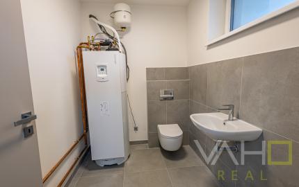 REZERVOVANÉ! Moderný 4-izbový bungalov v novej rezidenčnej štvrti – Nové Zámky