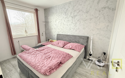 PREDANÉ ✨ Moderný 2-izbový byt po kompletnej rekonštrukcii | Opoj | Loggia | Zariadený ✨