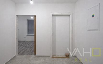 PREDAJ Výnimočný 2-izbový byt s predzáhradkou priamo pri golfovom ihrisku – Hrubá Borša