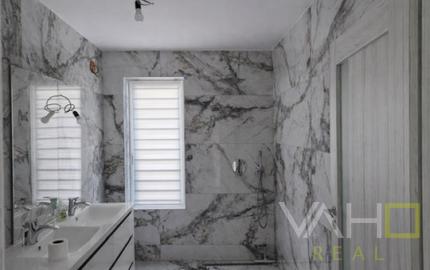 PREDAJ Výnimočný 2-izbový byt s predzáhradkou priamo pri golfovom ihrisku – Hrubá Borša