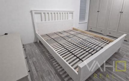 PREDAJ Výnimočný 2-izbový byt s predzáhradkou priamo pri golfovom ihrisku – Hrubá Borša