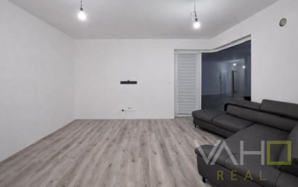 PREDAJ Výnimočný 2-izbový byt s predzáhradkou priamo pri golfovom ihrisku – Hrubá Borša