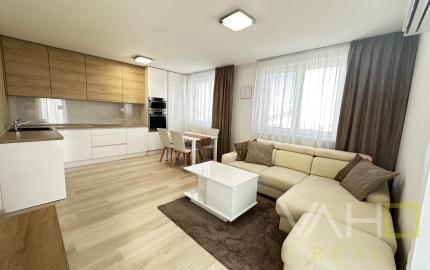 NA PRENÁJOM! Štýlové bývanie s parkovacím miestom, Biely Kostol