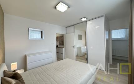 NA PRENÁJOM! Štýlové bývanie s parkovacím miestom, Biely Kostol