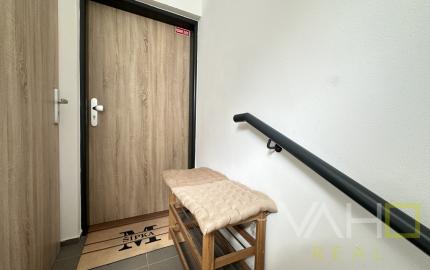 NA PRENÁJOM! Štýlové bývanie s parkovacím miestom, Biely Kostol