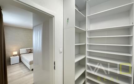 NA PRENÁJOM! Štýlové bývanie s parkovacím miestom, Biely Kostol