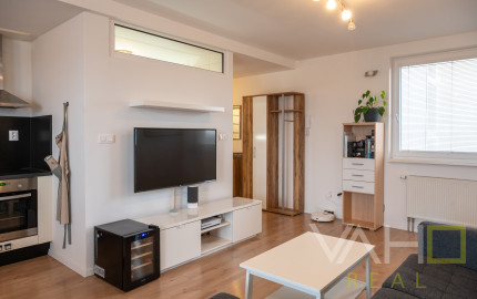 Rezervované!!! Na predaj 3izb. BYT, 66m2, park. miesto, Okružná ulica, 15r. bytový dom