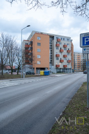 Rezervované!!! Na predaj 3izb. BYT, 66m2, park. miesto, Okružná ulica, 15r. bytový dom
