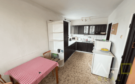 3-IZBOVÝ BYT S LOGGIOU  ŠPAČINSKÁ CESTA  64 m²  TRNAVA