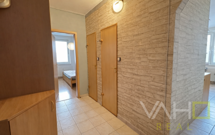 NA PREDAJ! 2-izbový byt, hotová investícia s nájomníkmi, Koniarekova