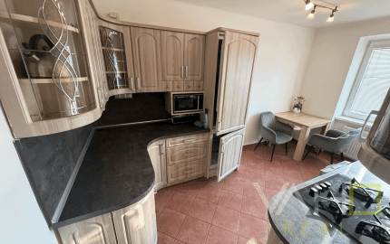 PRENÁJOM, 2 izb. byt v TRNAVE na ulici Š. C. Parráka s GARÁŽOU .