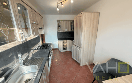 PRENÁJOM, 2 izb. byt v TRNAVE na ulici Š. C. Parráka s GARÁŽOU .