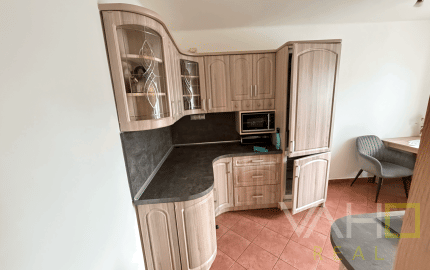 PRENÁJOM, 2 izb. byt v TRNAVE na ulici Š. C. Parráka . REZERVOVANÉ !!!