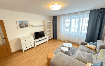 PRENÁJOM, 2 izb. byt v TRNAVE na ulici Š. C. Parráka s GARÁŽOU .