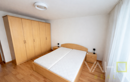 PRENÁJOM, 2 izb. byt v TRNAVE na ulici Š. C. Parráka s GARÁŽOU .