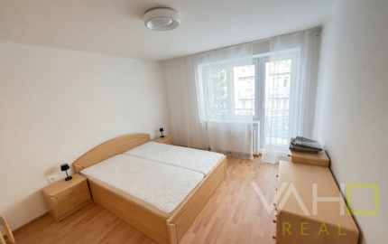 PRENÁJOM, 2 izb. byt v TRNAVE na ulici Š. C. Parráka s GARÁŽOU .