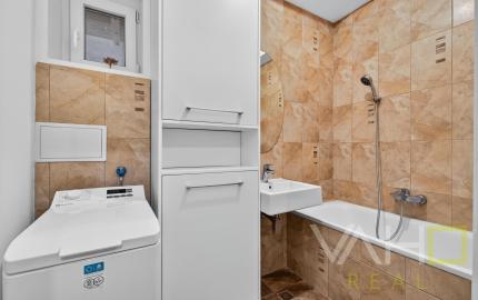 STAROMESTSKÝ 3-IZBOVÝ BYT 90 m² PRI MEDICKEJ ZÁHRADE – BALKÓN DO VNÚTROBLOKU