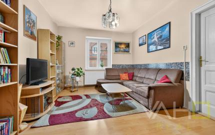 STAROMESTSKÝ 3-IZBOVÝ BYT 90 m² PRI MEDICKEJ ZÁHRADE – BALKÓN DO VNÚTROBLOKU