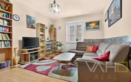 STAROMESTSKÝ 3-IZBOVÝ BYT 90 m² PRI MEDICKEJ ZÁHRADE – BALKÓN DO VNÚTROBLOKU