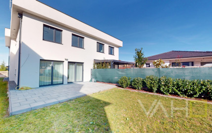 Rezervované!!! VAHOreal* NOVÁ CENA!! KRÁSNA ŠTVRŤ NOVÝCH RD, 5izb. dom, garáž, Kamenná cesta, Trnava