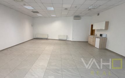 Prenájom EXKLUZÍVNY PRIESTOR PRIAMO V CENTRE , ul. Hviezdoslavova v TRNAVE