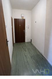 TOP LOKALITA - 3-izbový byt s loggiou a balkónom v Ružinove